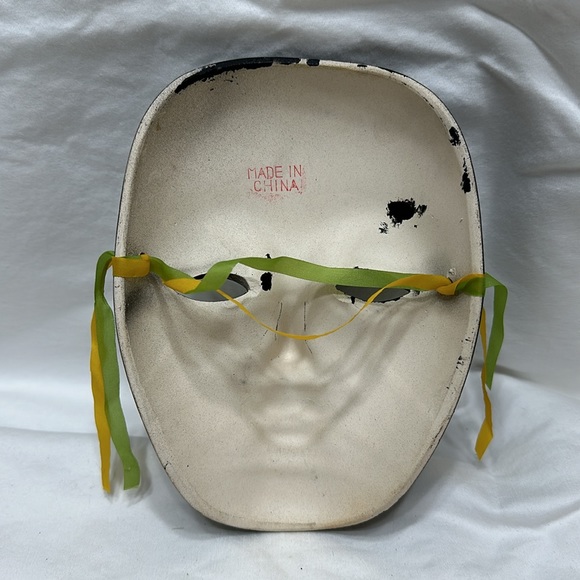 Ceramic mask - Picture 3 of 3